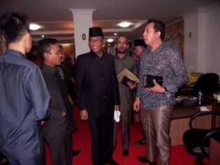 DPRD Rohil Sampaikan Pandangan Umum Fraksi Terkait APBD Perubahan 2015