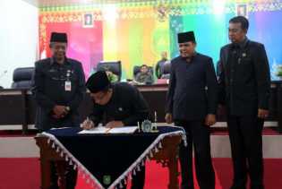 DPRD Meranti Paripurnakan APBD-P 2015