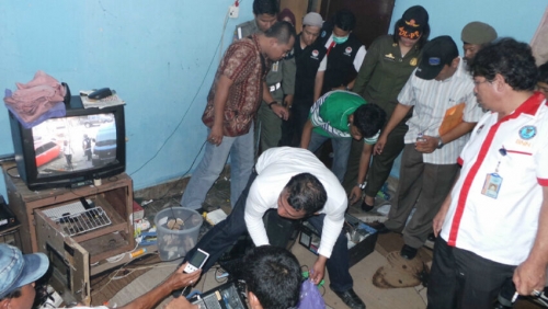 BNN Razia Kos-kosan di Pekanbaru, Penghuni Panik Bahkan Ada yang Berusaha Kabur