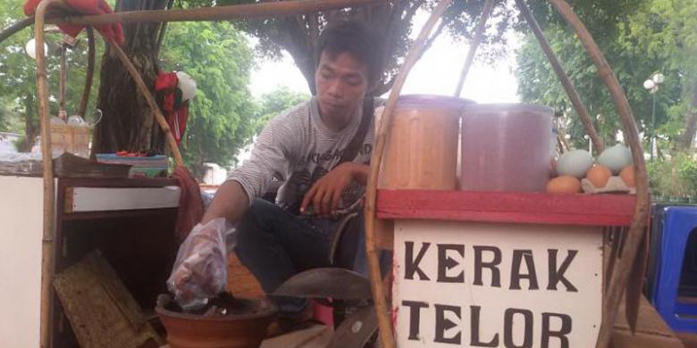 Pedagang Kerak Telor Ini Berbagi Resep dan Bumbu Rahasia 