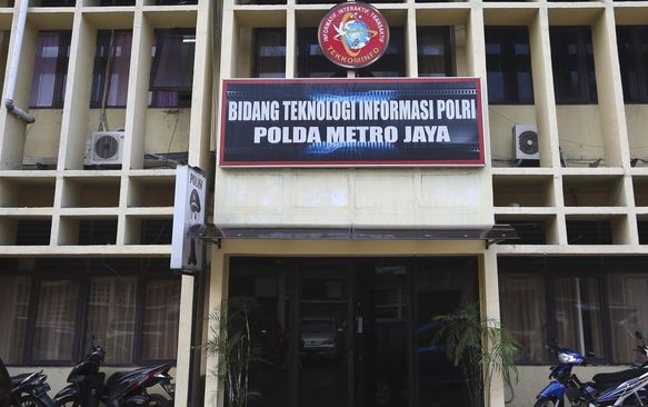 Polisi Buru Pemilik Akun Instagram Pencemar Nama Mario Teguh 
