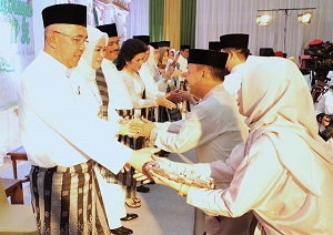 Warga Antusias Hadiri Berlebaran di Rumah Dinas Gubernur Riau 