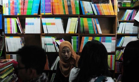 Konten Porno di Buku Mulok Jadi Tanggung Jawab Kepsek