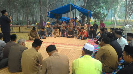 Dihadiri Bupati Harris, Seekor Kerbau Dipotong untuk Syukuran Danau Kajwid 