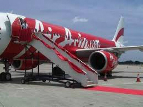 Air Asia Batal Terbang, Penumpang ke Pekanbaru Merasa Dirugikan