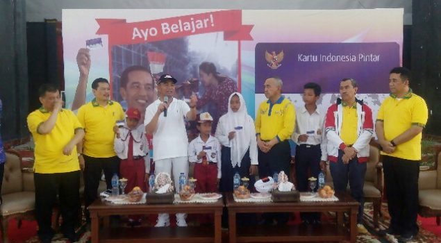 Bagikan KIP ke Pelajar, Mendikbud Minta Disdikbud Proaktif Jalankan Program Pemerintah 