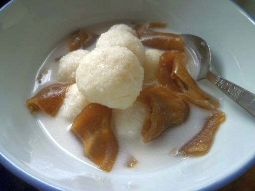 Warung Ini Setia Jualan Minuman Gempol Pleret yang Makin Langka