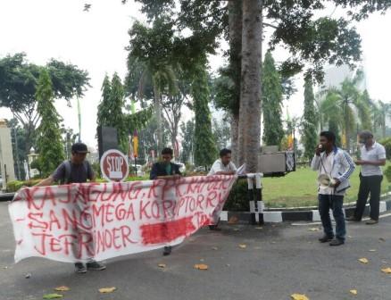 Desak Usut Korupsi Kampar HMOK-PKU 