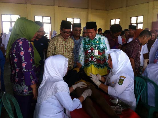 Pencanangan Peduli Dhuafa Pemkab Inhil Ditandai dengan Sunat Gratis 100 Anak