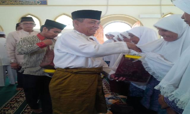 Bupati Harris Lepas 26 JCH Kecamatan Langgam