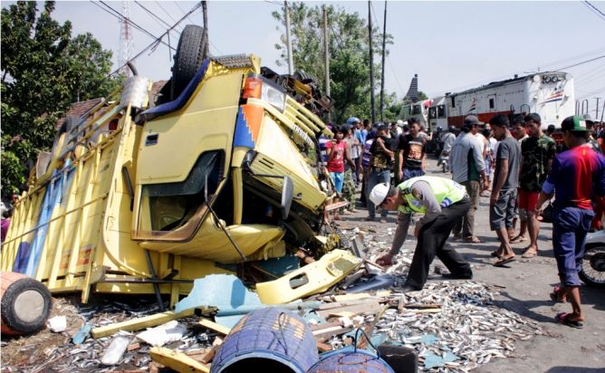 KA Senja Utama Yogyakarta dan Truk Terlibat Kecelakaan, Nihil Korban Jiwa 