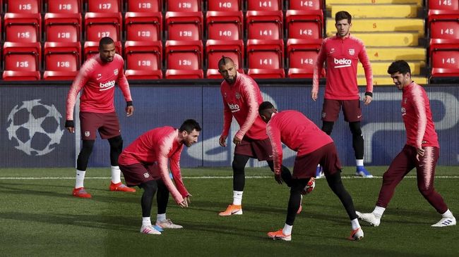 Bawa 160 Orang, Barcelona Siap Berpesta di Markas Liverpool 