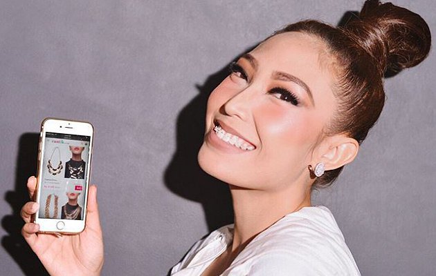 Jadi Model di JFW 2016, Ayu Dewi Malah Bikin Penonton Ngakak di Catwalk