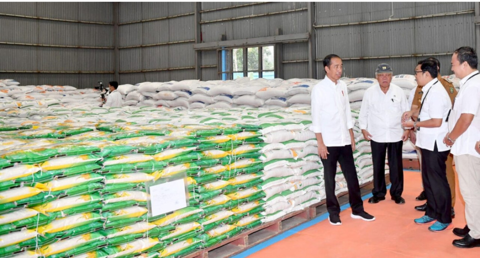 Presiden Jokowi Pastikan Ketersedian Beras Tinjau Stok Beras Di Kabupaten Bungo dan Jambi