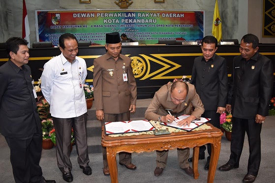 DPRD Pekanbaru Gelar Paripurna LKPJ Tahun 2015