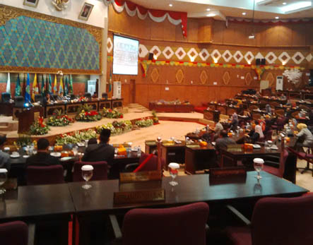 Nyatakan “Perang” , DPRD Riau Desak Plt Gubri Tingkatkan Status ke Darurat Asap 