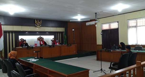 Mislan Menangis Divonis 4 Tahun Penjara 
