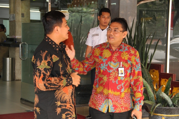 Wakil Ketua Komisi XI DPR RI Kunjungi Bank Riau Kepri