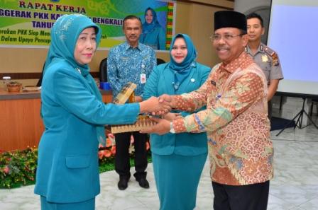 Plt. Sekda Buka Raker PKK Bengkalis 2016 