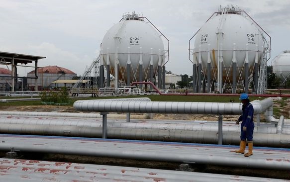 Kilang Pertamina di Balikpapan Terbakar, Api Muncul dari Pipa 