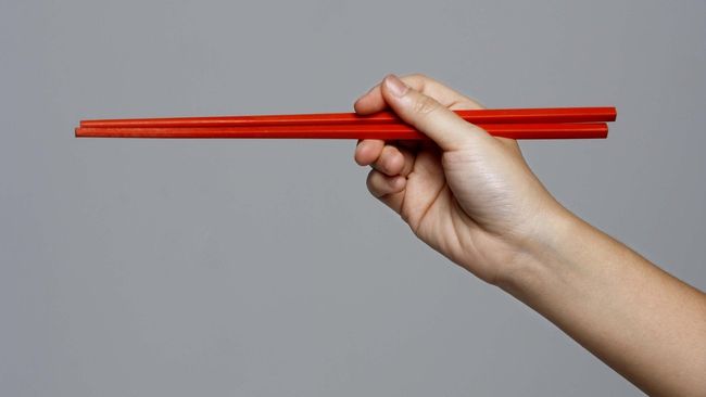 Pria di Jepang Bunuh Ayahnya dengan Sumpit