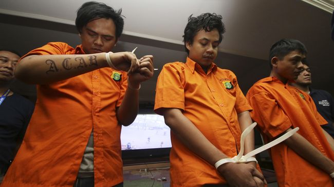 Polisi Masih Buru Jakmania Pelaku Kerusuhan di GBK