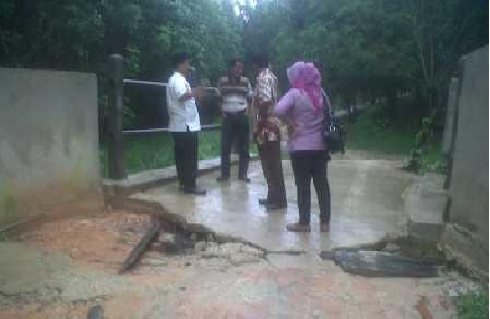 Jembatan Antar Kampung di Duri, Bengkalis Rusak Berat 