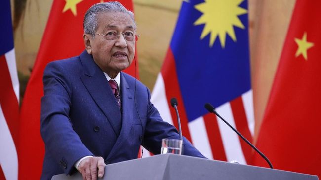 Usai Mundur, Mahathir Jadi PM Sementara Malaysia