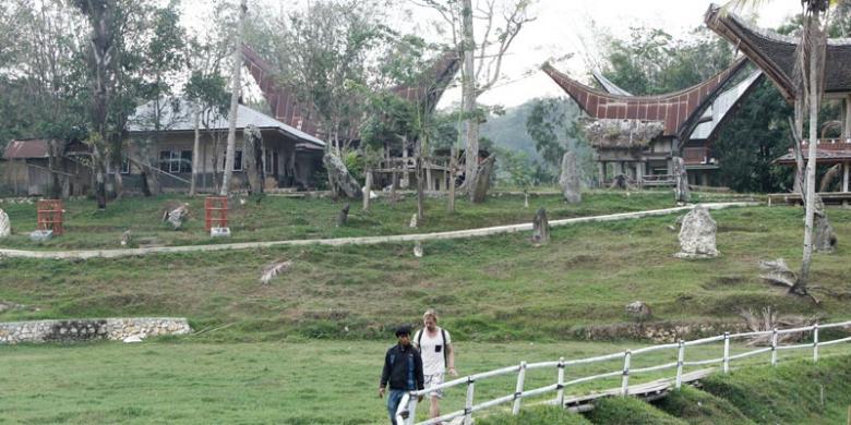 Lari lewat Makam Kuno hingga Gunung di Toraja, Mau?