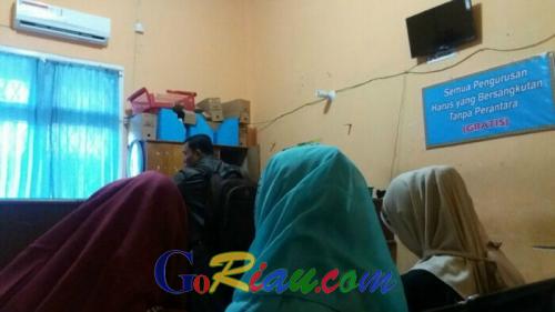 Ruang Pelayanan UPT Disdukcapil Mandau Panas Dingin