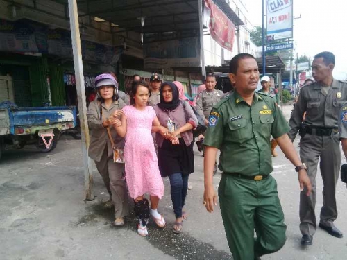 Diduga Stres, Wanita Muda yang Sedang Hamil Diamankan Satpol PP Mandau