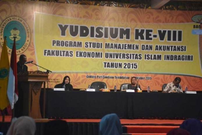 146 Mahasiswa Fakultas Ekonomi Unisi Ikuti Yudisium