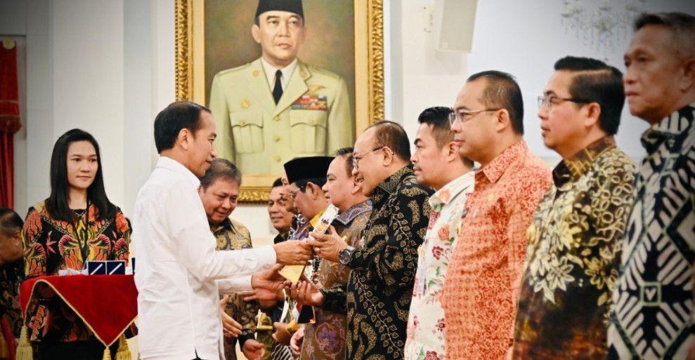 Presiden Mengingatkan Pemda Tetap Waspada dan Berhati-hati Memonitor Langsung Pertumbuhan Ekonomi di Lapangan