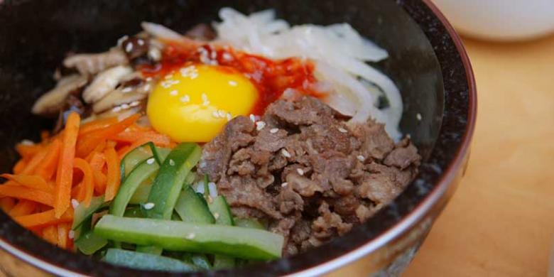 Menikmati Bibimbap Raksasa di Korea Festival 2015 