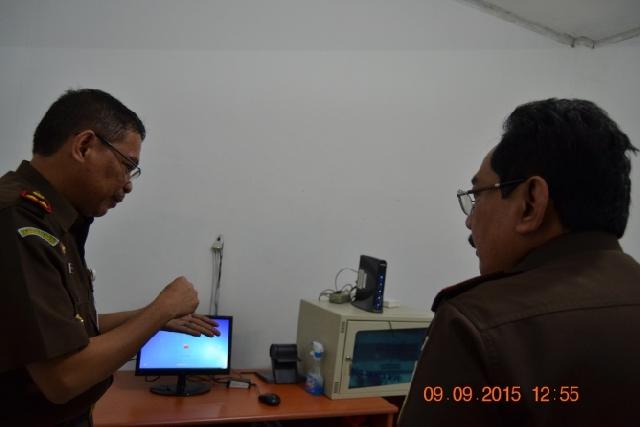 Berkunjung Ke Kuansing, Kajati Riau Periksa Seluruh Ruangan di Kantor Kejari Teluk Kuantan