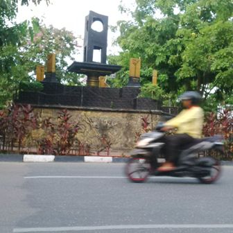 Kuningan Tugu Adipura Depan Pekanbaru Raib Disikat Maling