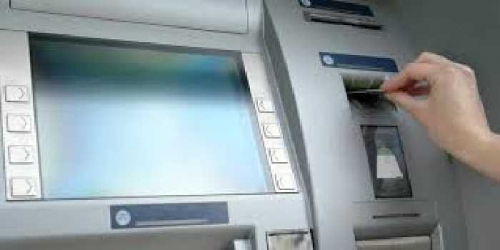 Hati-hati di Mesin ATM, Kejahatan Modus Kartu Tersangkut dan Call Center Palsu Mengintai