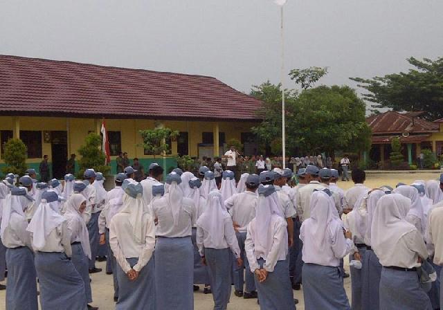 Bupati Pembina Apel di SMAN 2 Tanah Putih