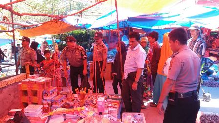 Petasan Berdaya Ledak Keras Masih Dijual Pedagang di Rohul