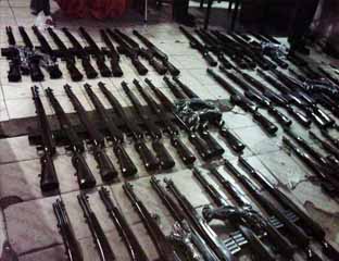 Pekanbaru Buru Pemasok Pistol Perampok