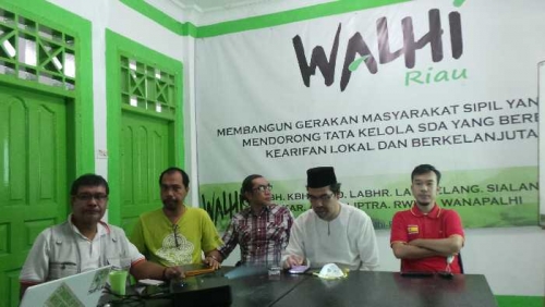 Ratusan Warga Riau Sampaikan Gugatan Terkait Bencana Asap 