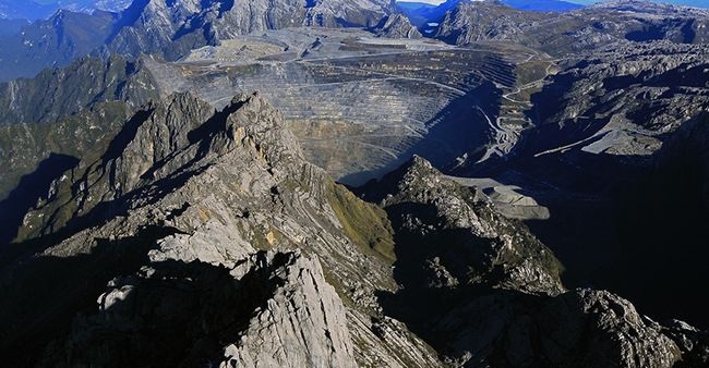 Riwayat Freeport Memburu Harta Karun di Papua