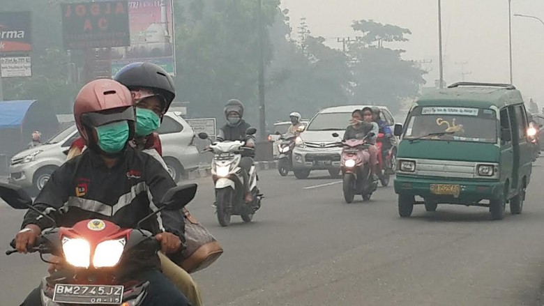 Hilang Sesaat Diguyur Hujan, Pekanbaru Kembali Dikepung Asap Pagi Ini