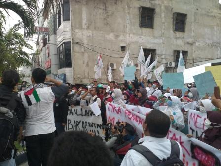 Mahasiswa Desak Jokowi Umumkan dan Tindak Tegas Perusahaan Pembakar Lahan