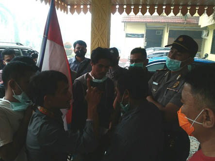 Demo Massa HMOK Pku Berlangsung Kisruh