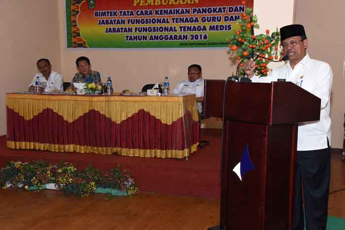 Bupati Amril Ingatkan Guru dan Tenaga Medis Tingkatkan Profesionalitas