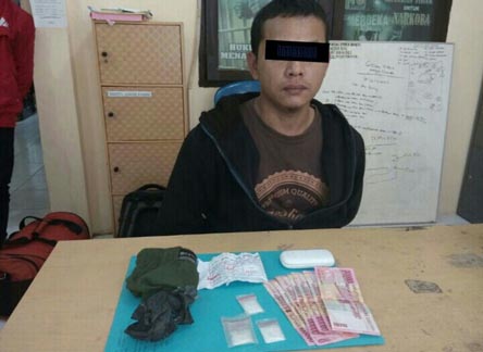 Bawa 3 Paket Sabu, Warga Rohul Ditangkap Begitu Turun Bus dari Medan 