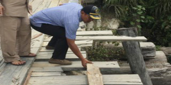 Jalan Dan Jembatan Jadi Perhatian Serius Ketua DPRD Kelmi Amri Saat Reses