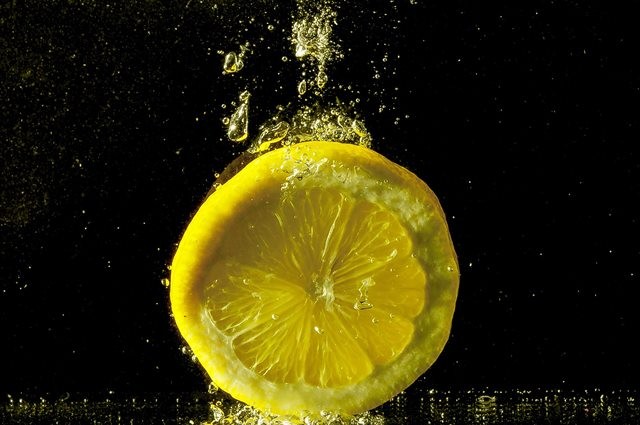 Mitos Manfaat Air Lemon