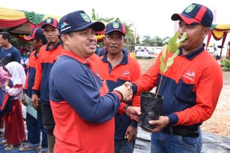 Bupati Bengkalis Buka Hari Bhakti Nusantara ke-17 di Desa Sepahat